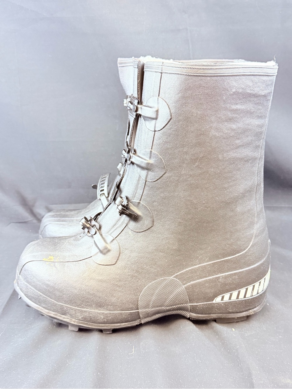Lacrosse TRACKTION® OVERSHOE 12" Size 9